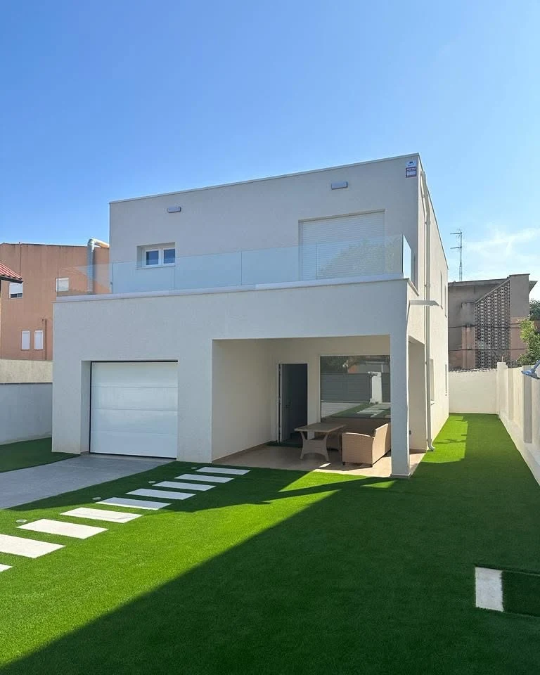 Anna Timber Frame residence in Sabadell, Barcelona