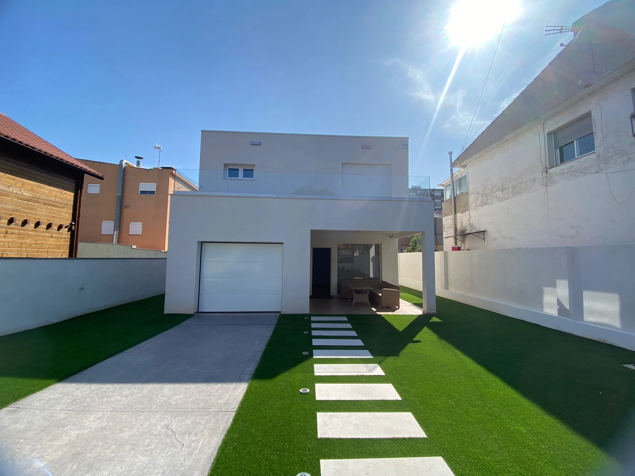 Anna front elevation with garden path