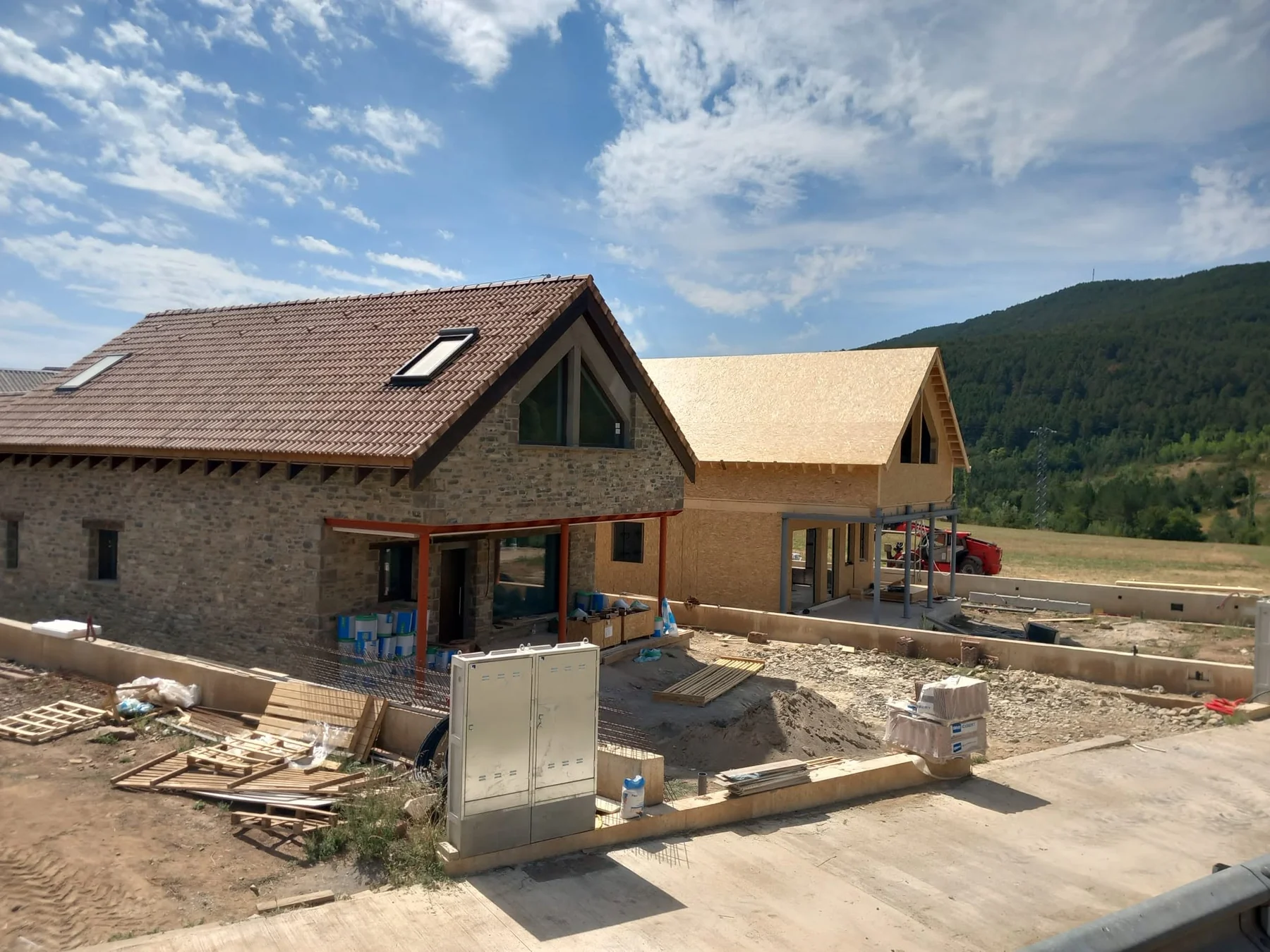 Aratorés Wood and Stone Residences in Spain