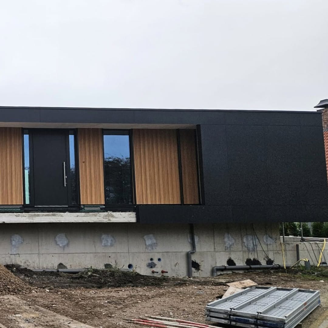 Dettaglio della entrata e del sbalzo nella residenza De Lier
