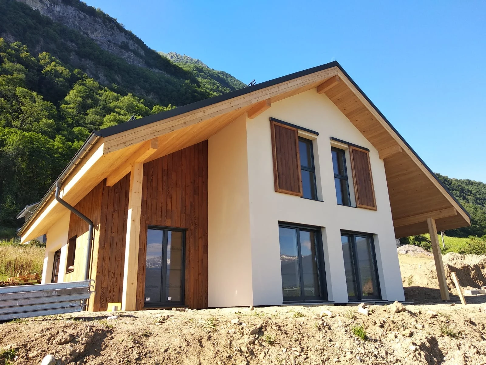 Freterive timber residence
