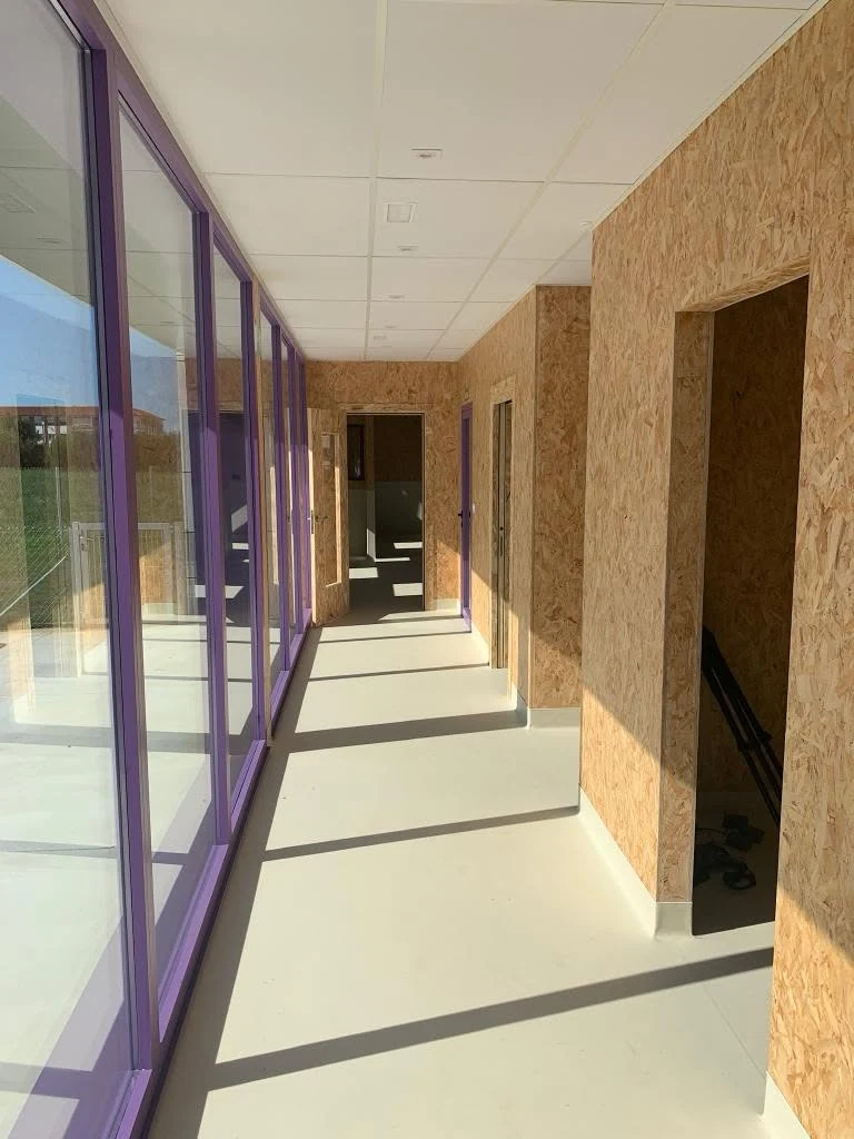 Interior corridor of the Galicia modular kindergarten