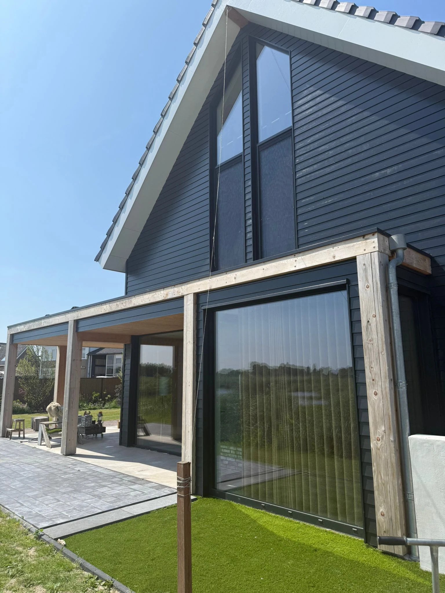 Pijnaker close-up façade and glazing