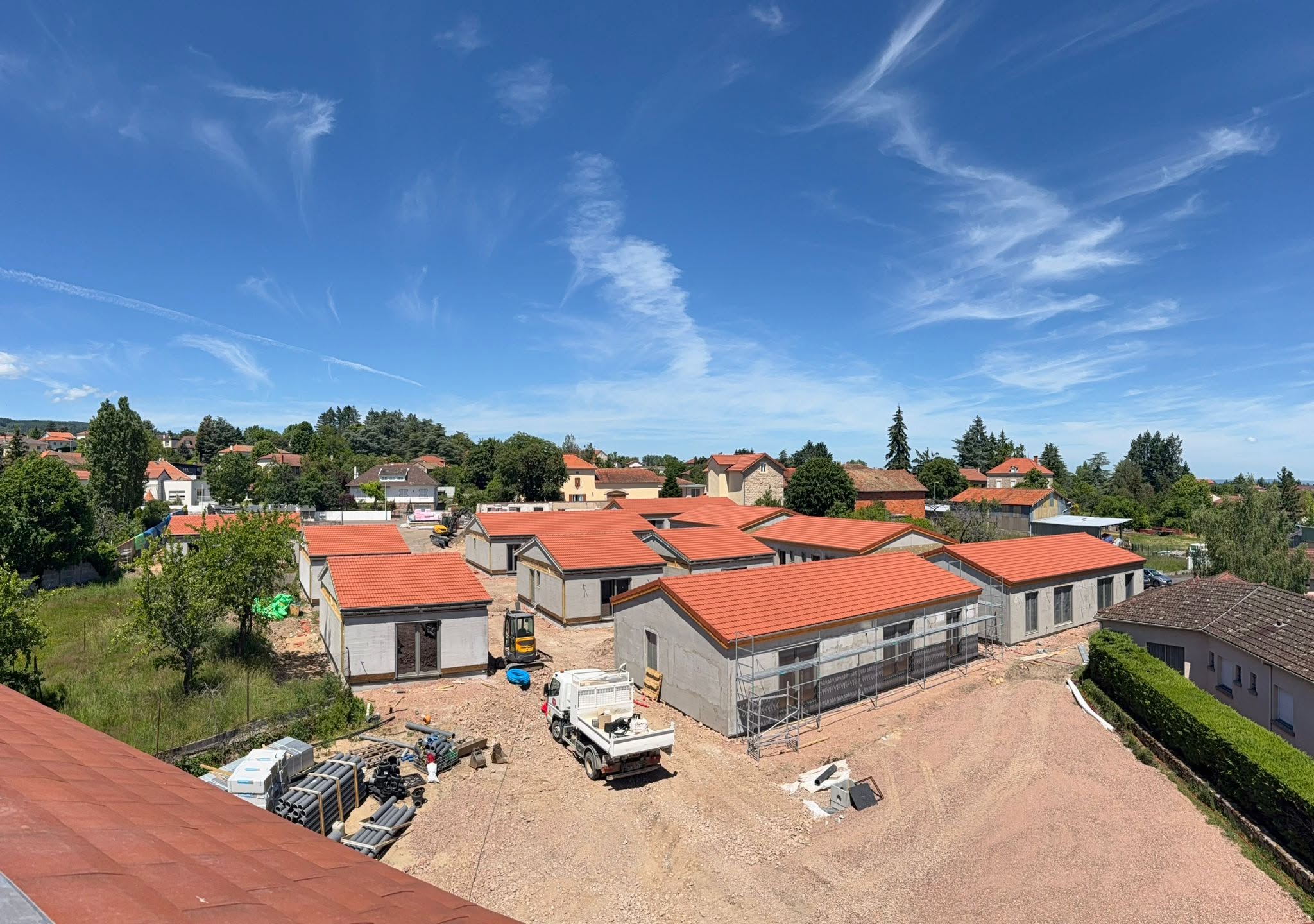 Village Seniors 2 neighbourhood advancing in France