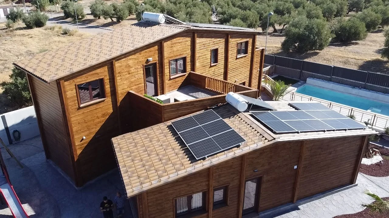 Yedra Log House residence in Spain viewed from above